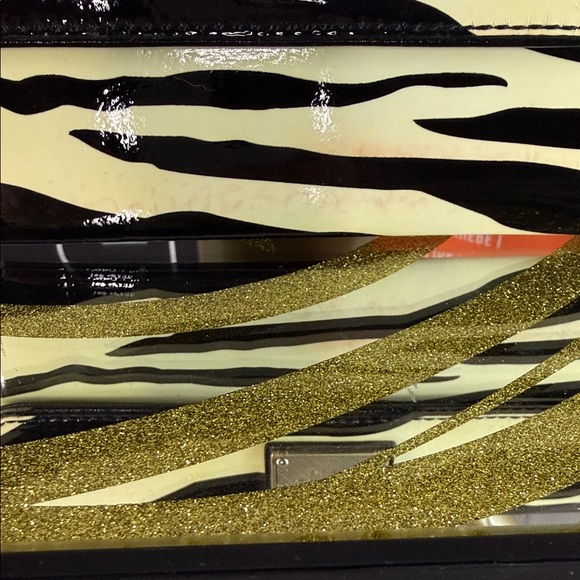 Michael Kors Black and Off White  Wallet - Picture 5 of 12